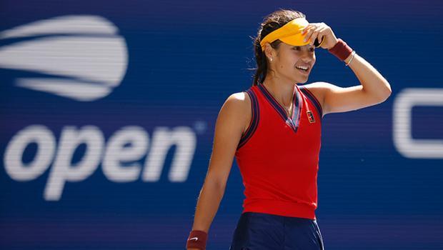 Büyük Britanyalı 18 yaşındaki tenisçi Raducanu, ABD Açık'ta yarı finalde!