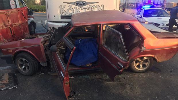 Manisa'da kamyon ile otomobil çarpıştı: 1 ölü, 3 yaralı