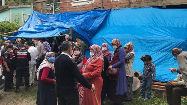 Bartın'da taziye evinde balkon çöktü: 13 yaralı
