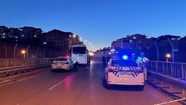 Ankara'da feci kaza! Servis aracı ile otomobil çarpıştı: 3 ölü, 2 yaralı