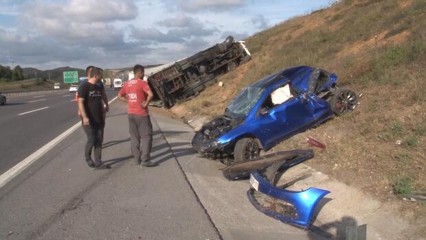 Eyüpsultan Kuzey Marmara Otoyolu'nda feci kaza; TIR otomobili ezdi