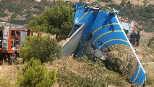 Yunanistan'da uçak kazasında iki kişi hayatını kaybetti