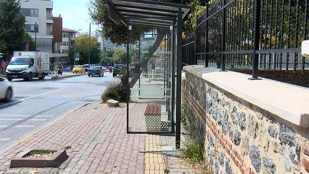 Üsküdar'da görme engellilere otobüs durağı engeli!