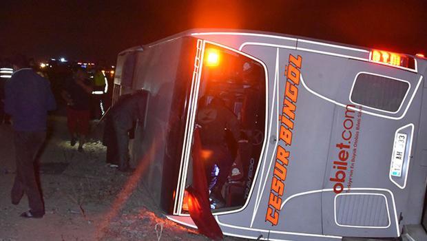 Konya'da yolcu otobüsü devrildi: 14 yaralı