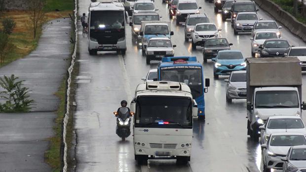 İstanbul'da sürücülerin yeni kâbusu 'çakarlı minibüsler'...