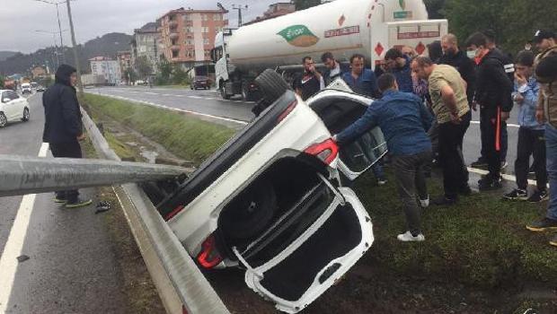 Otomobil takla attı, kaymakam Seda Ünlü ve şoförü yaralandı