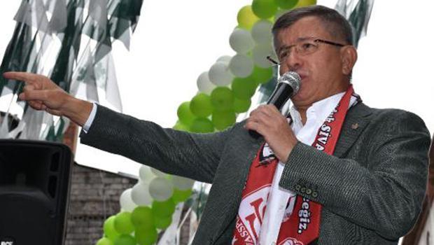 Davutoğlu: Şahsi bir menfaat peşinde değiliz