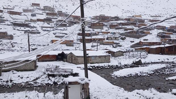 Kış geldi! Yaylalar beyaza büründü