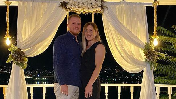 Milli güreşçi Yasemin Adar, dünya evine girdi