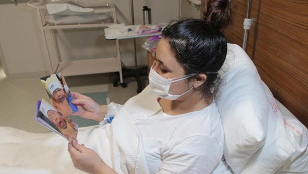 Koronavirüs aşısı yaptırmadı, bebeği kuvöze kendi yoğun bakıma alındı