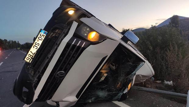 Konya'da 'kız isteme' yolunda kazada yaralanan 17 kişi taburcu oldu