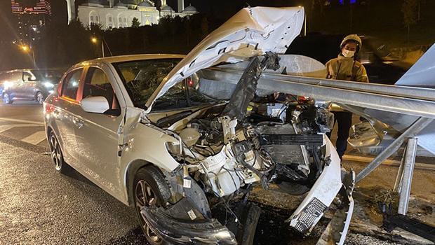 TEM'de korkunç kaza! Bariyere ok gibi saplandı