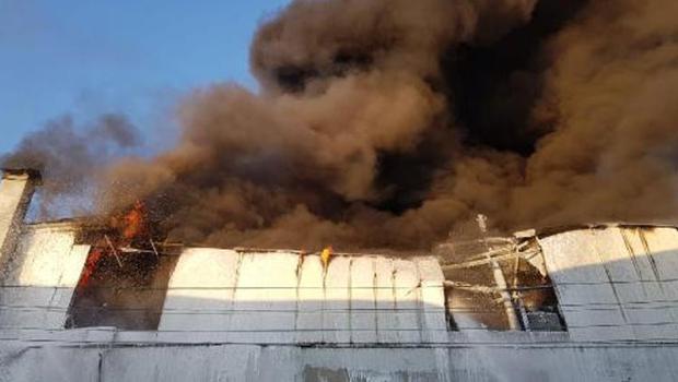 Malzeme deposunda korkutan yangın