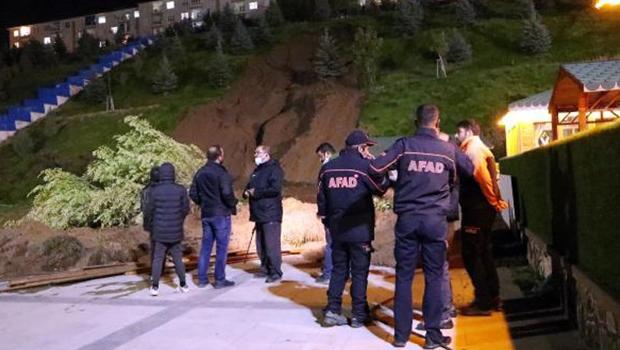 Erzurum'daki toprak kayması paniğe neden oldu