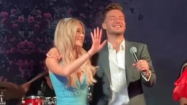 Galatasaraylı futbolcu Oğulcan Çağlayan, Peri Ispartalı ile nişanlandı