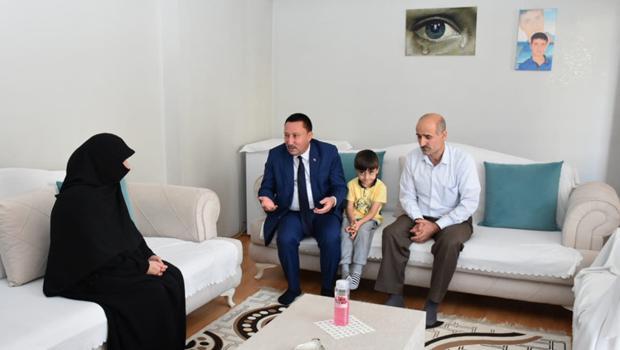 Öldürülmesinin yıl dönümünde Yasin Börü'nün ailesine ziyaret