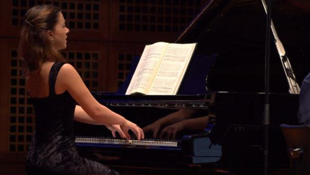 20 yaşındaki Türk piyanist Eda Seviniş, Almanya’da piyano yarışmasını kazandı