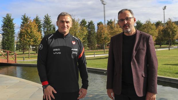 Bakan Kasapoğlu, Stefan Kuntz'u ziyaret etti