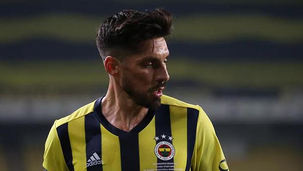 Fenerbahçe’de Jose Sosa değişti! Evine kapandı, gece hayatına son verdi