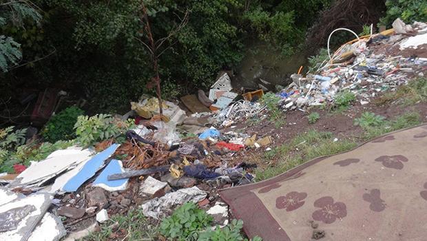 Kocaeli'de dere yatağı çöplüğe döndü