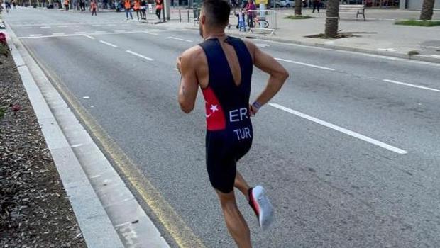 Gültiğin Er, İspanya'da Türk triatlon tarihine geçti
