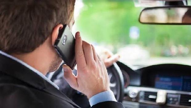 8 milyon araç denetlendi! 125 bin sürücüye telefonla konuşmaktan ceza kesildi