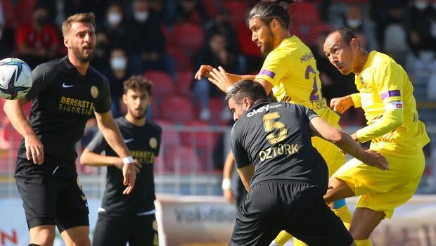 4 gollü maçta lider Ümraniye, Eyüpspora takıldı! Umut Bulut yine attı...
