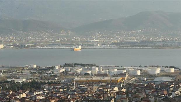 İzmit Körfezi'ni kirleten gemiye para cezası kesildi