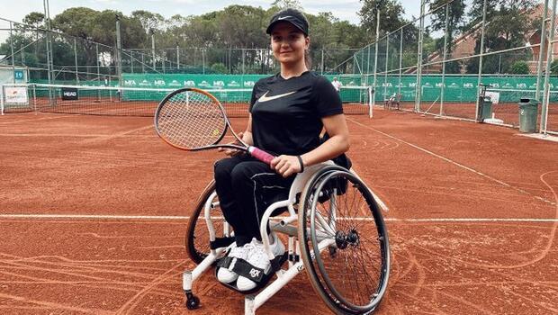 Milli paralimpik sporcu Büşra Ün, tenisi bıraktığını açıkladı