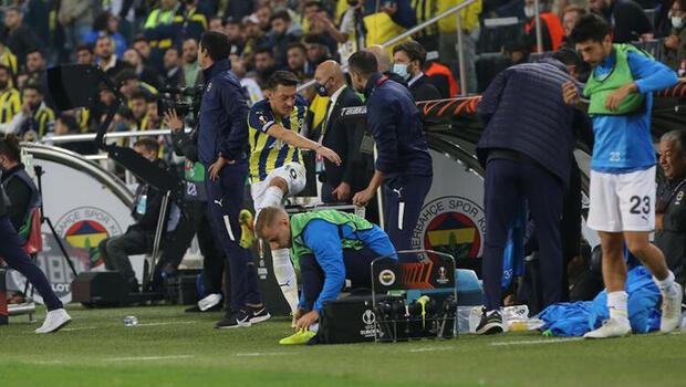 Son Dakika Haberi... Fenerbahçede Mesut Özilden tepki açıklaması! 