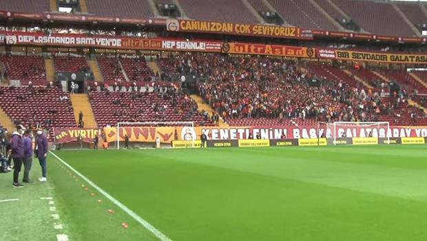 CANLI | Galatasaray, Beşiktaş derbisi öncesi son antrenmanını Nef Stadı'nda yapıyor!