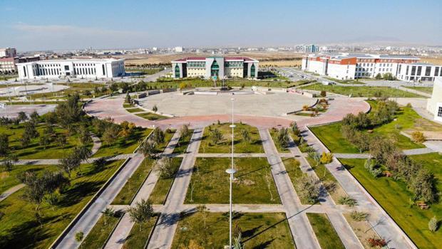 Aksaray Üniversitesi'nde doçentlik belgesi sahte çıkan öğretim üyesi gözaltında!