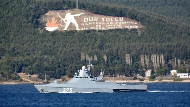 Rus savaş gemisi, Çanakkale Boğazı’ndan geçti