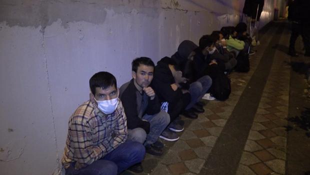 İstanbul'a taksiyle gelen 8 kaçak göçmen polis tarafından yakalandı