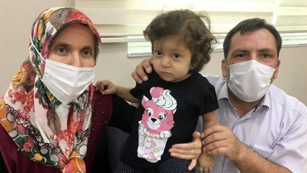 Annesinin karaciğer parçasıyla yaşama tutundu