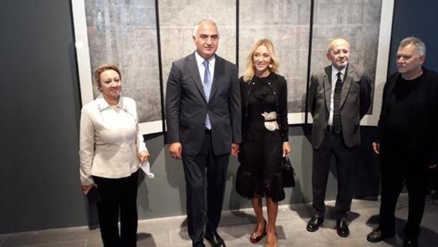 Bakan Ersoy AKM'de sergi açılışına katıldı