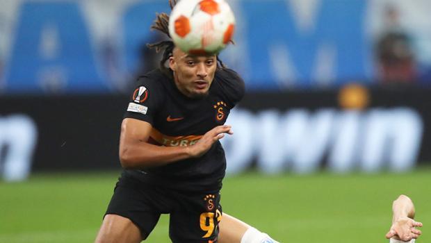 Son Dakika: Galatasaray'da Sacha Boey şoku! Fransa'ya gitti, 1 ay yok