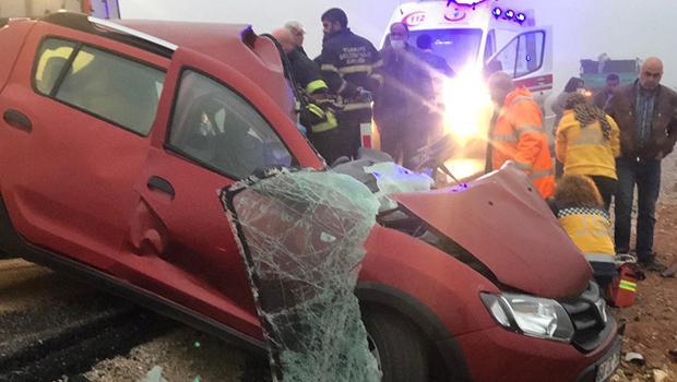 Tokat'ta sis nedeniyle 3 araç kazaya karıştı: 1 kişi öldü, 9 öğrenci yaralı