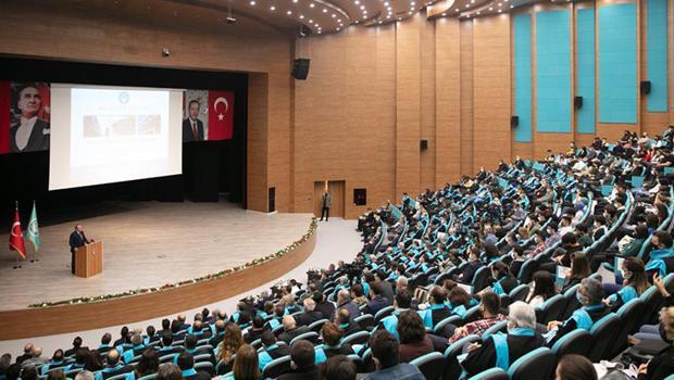 TBMM Başkanı Şentop, Balıkesir Üniversitesi'nde yeni akademik yılın ilk hukuk dersini verdi