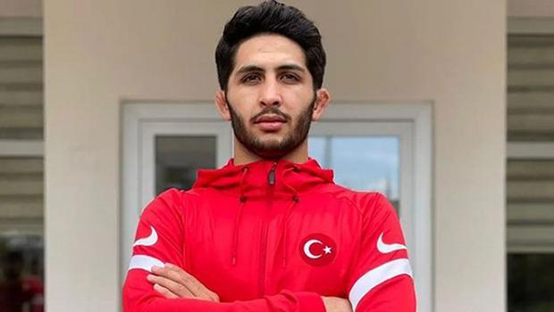 Cavit Acar, 23 Yaş Altı Dünya Güreş Şampiyonası'nda üçüncü oldu