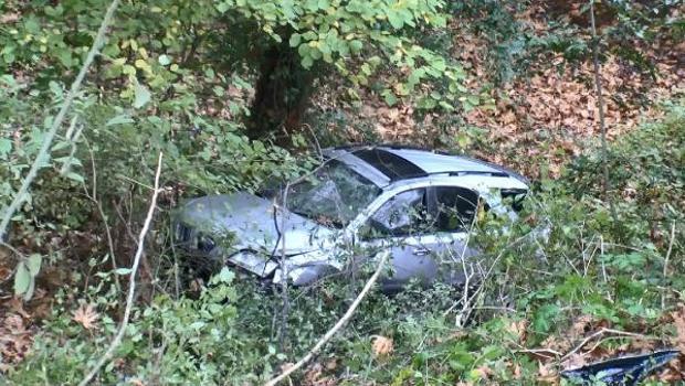Maratona katılacaklardı, cip şarampole uçtu