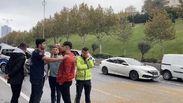 Esenler'de otomobille takla attı, sağlık ekipleriyle tartıştı