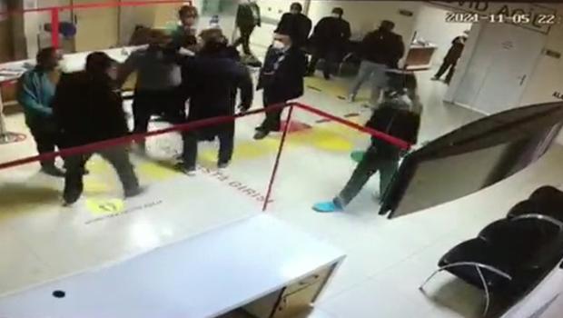Hastanede güvenlik görevlisinin kolunun çıktığı kavga kamerada