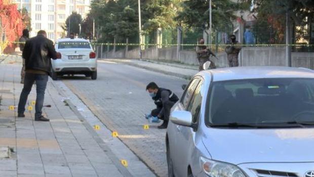 Küçükçekmece’deki silahlı kavgada 2 kişi yaralandı