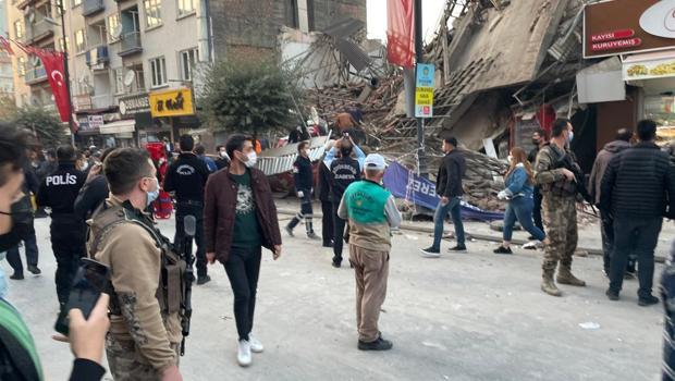 Malatya'da 2 katlı bina çöktü