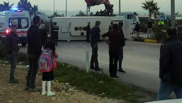 İşçileri taşıyan iki midibüs çarpıştı! Çok sayıda yaralı var
