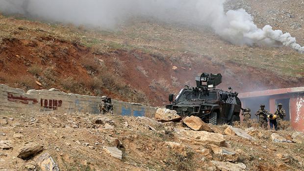 Polis Özel Harekat'tan nefes kesen tatbikat