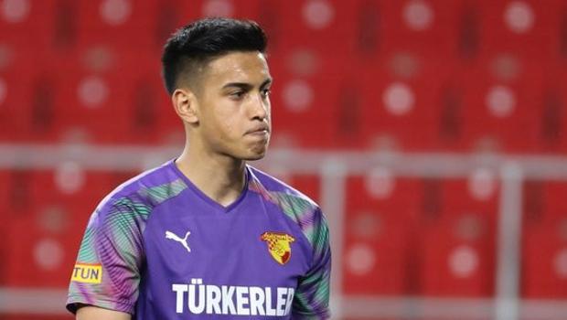 Göztepe’de İrfan Can Eğribayat taraftardan alkış aldı