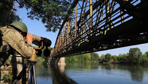 MSB: Yunanistan'a geçmeye çalışan 1 FETÖ ve 1 PKK/KCK üyesi yakalandı