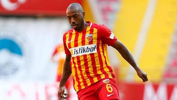 Manuel Fernandes depremi! Arkadaşlarına küfürler...